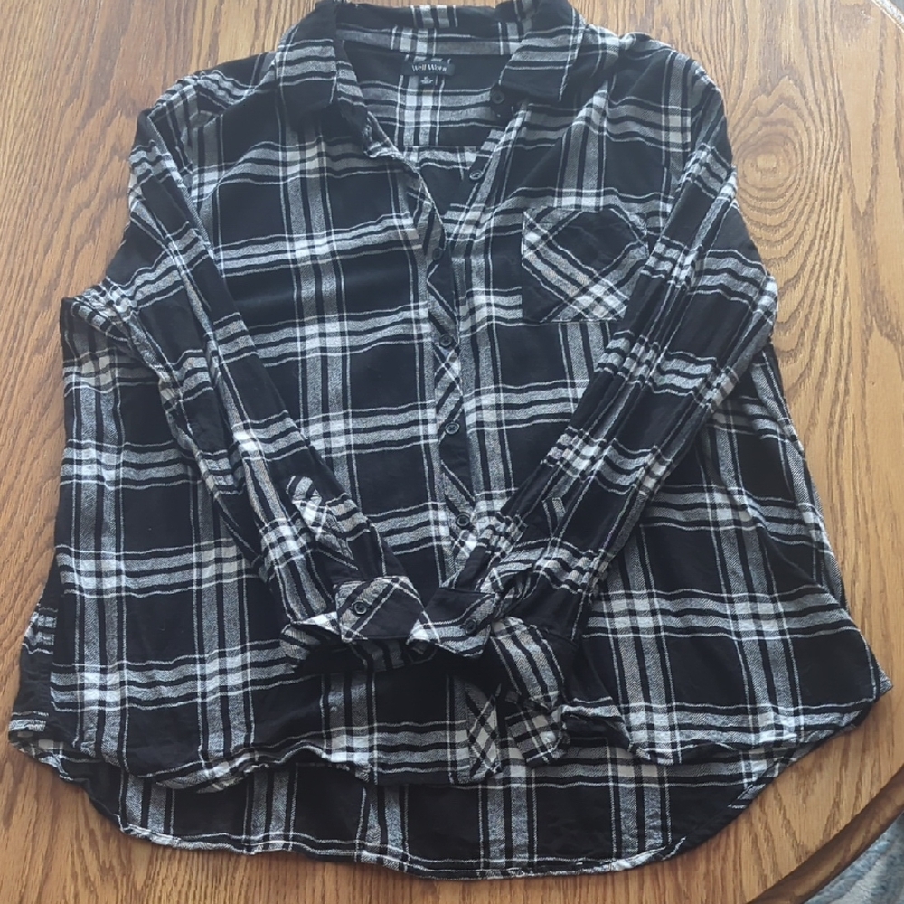 Well Worn Women's Black and White Plaid Button Down Shirt